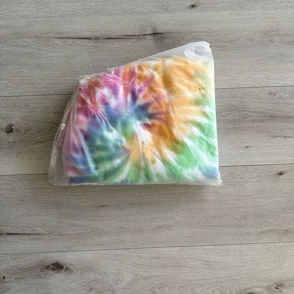 Skull House Designs Tie Dye Crewneck Rainbow Dream M/L NWT IN PACKAGING - Picture 5 of 6